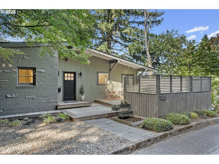 Property Photo:  3227 NW Luray Ter  OR 97210 