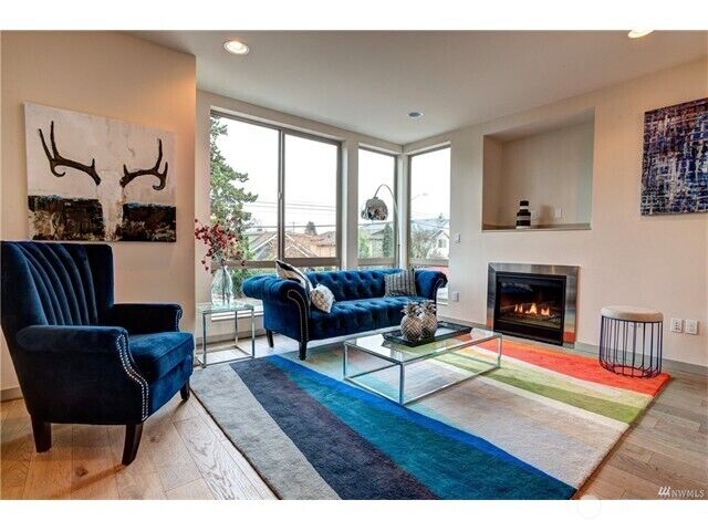 Property Photo:  530 N 105th Street  WA 98133 