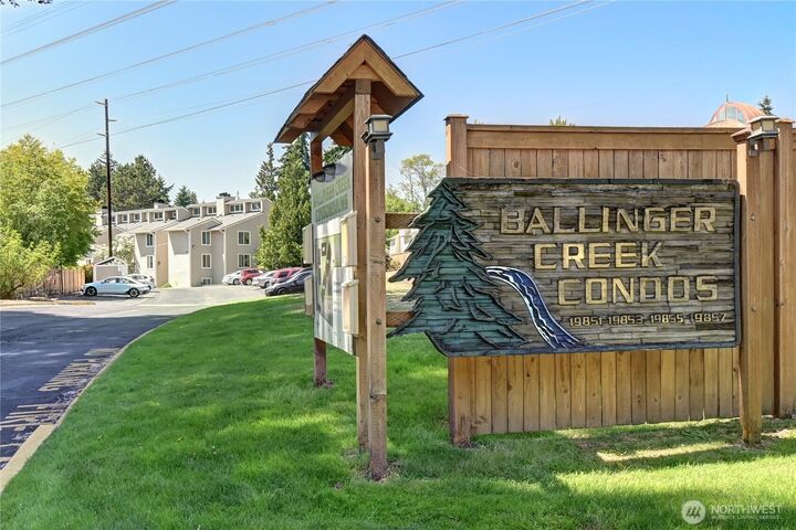 Property Photo:  19855  25th Avenue NE 206  WA 98155 