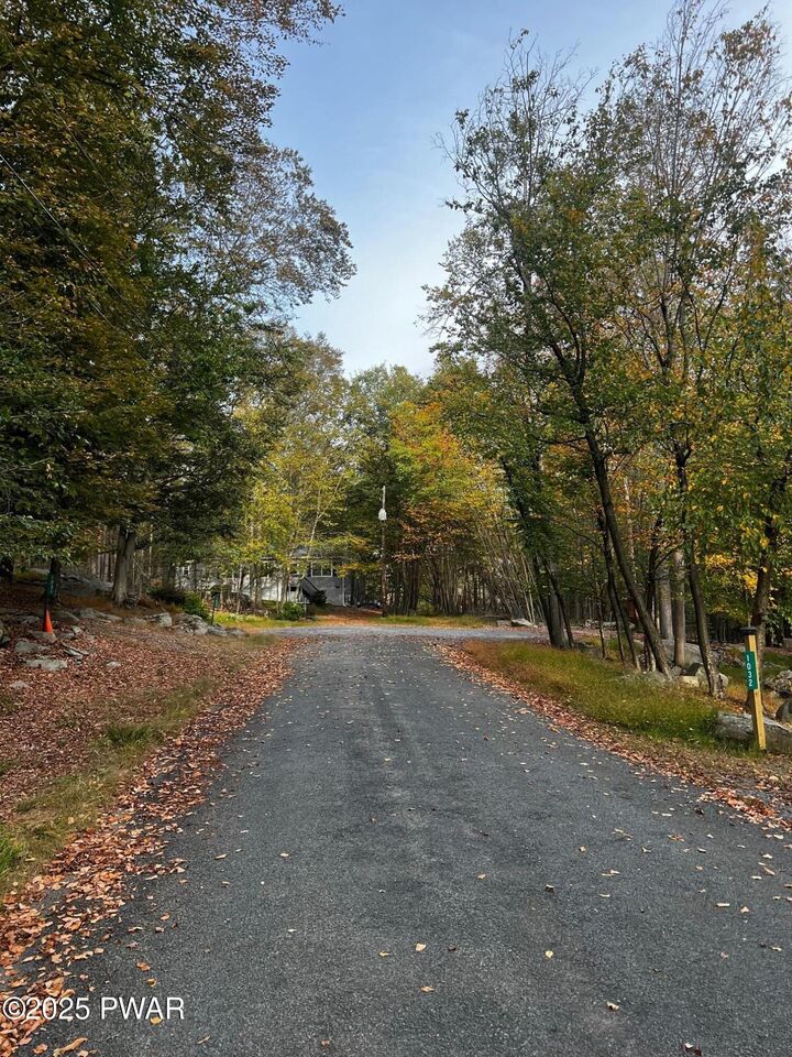Property Photo:  1031 Canary Lane  PA 18436 