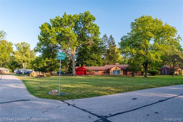 25100 Peekskill  Southfield MI 48033 photo