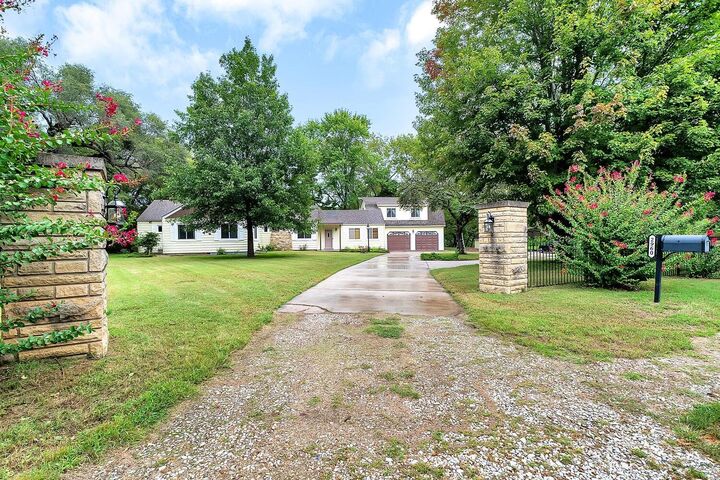 Property Photo:  2960 N Wedgewood Dr  KS 67204 