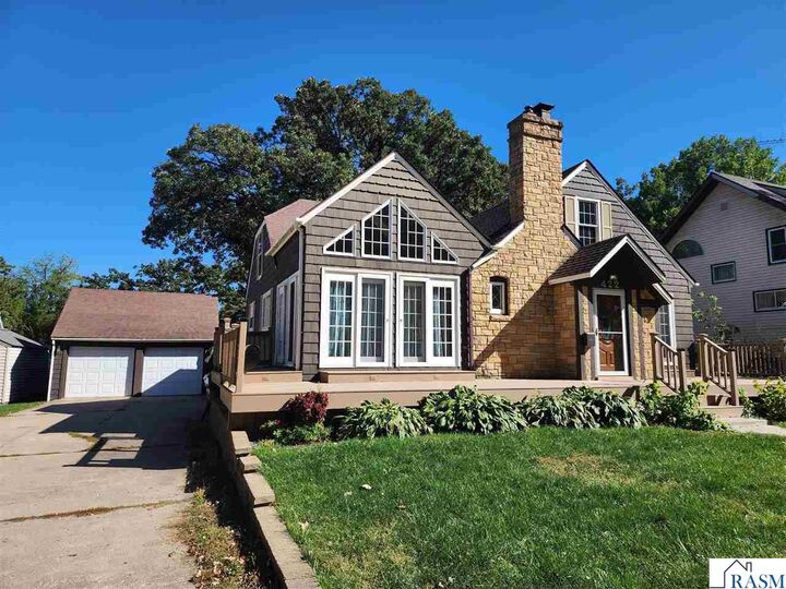 Property Photo: 422 NE 2nd Street MN 56093