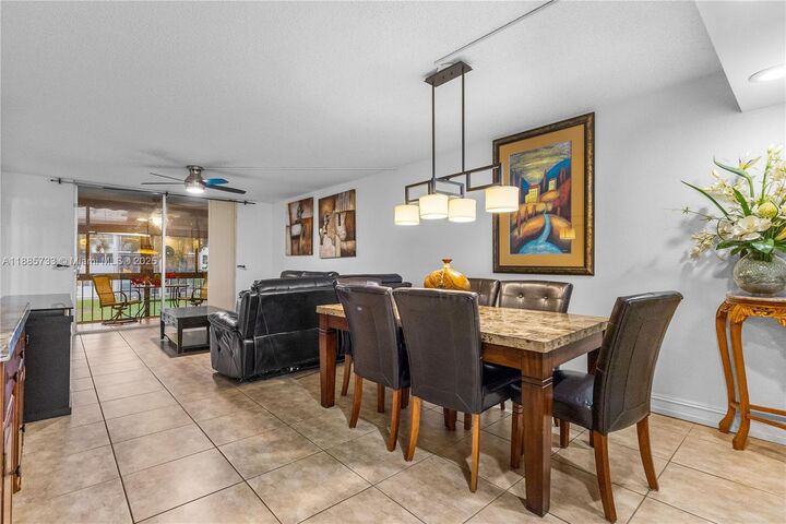 Property Photo: 711 S Hollybrook Dr 210 FL 33025