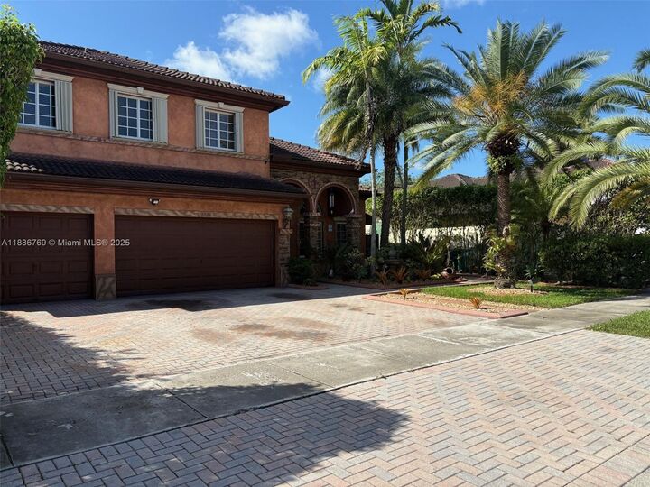 Property Photo: 16526 SW 51st Ter FL 33185