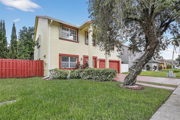 Property Photo: 1001 SW 100th Ter FL 33025