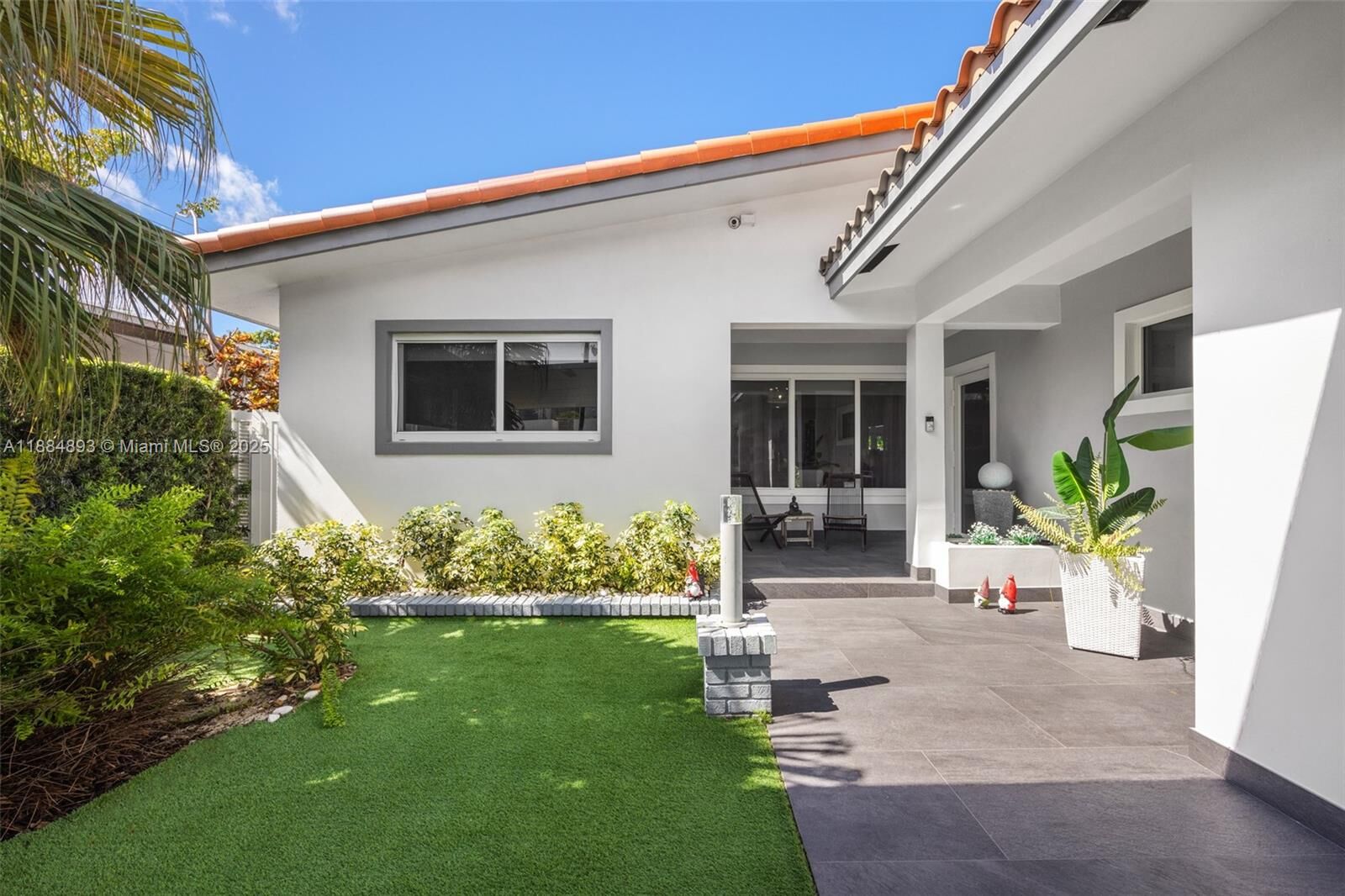 Property Photo:  110 SW 22nd Rd  FL 33129 