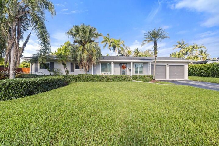 11220 SW 99th Ct  Miami FL 33176 photo