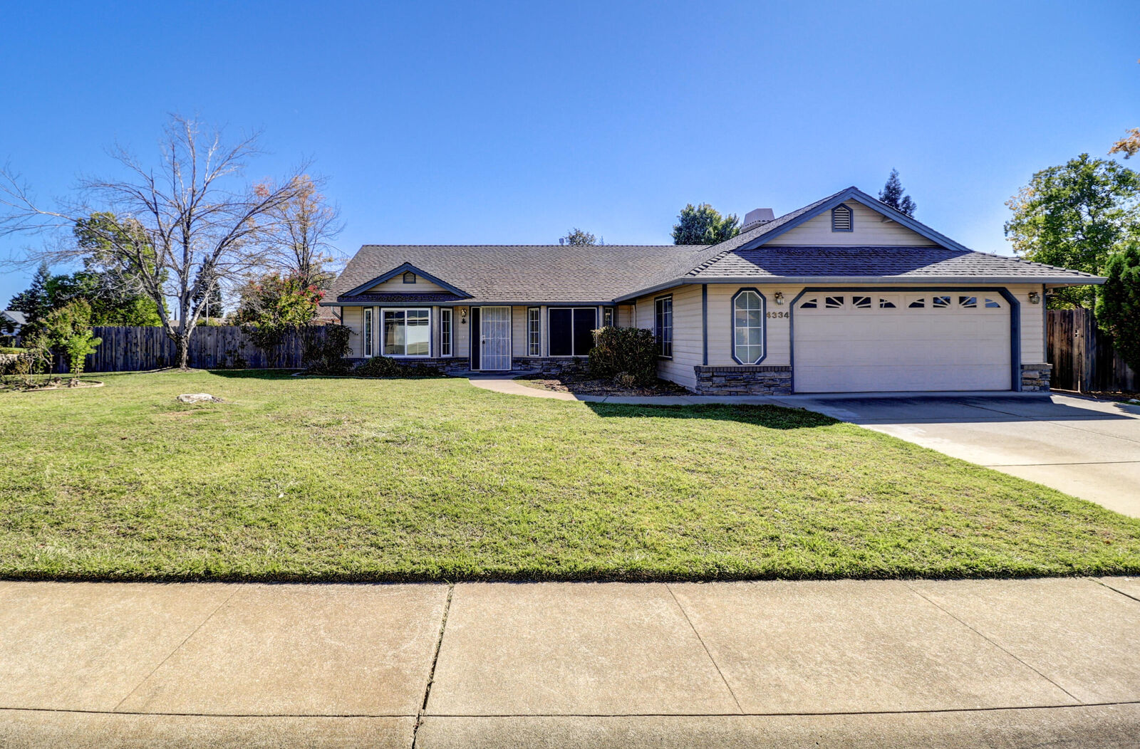 Property Photo:  4334 Mountain Glen Court  CA 96001 