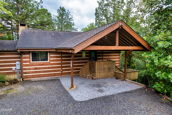 Property Photo: 317 Matterhorn Drive TN 37738