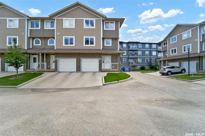 212 Willis Crescent 401  Saskatoon SK S7T 0R7 photo