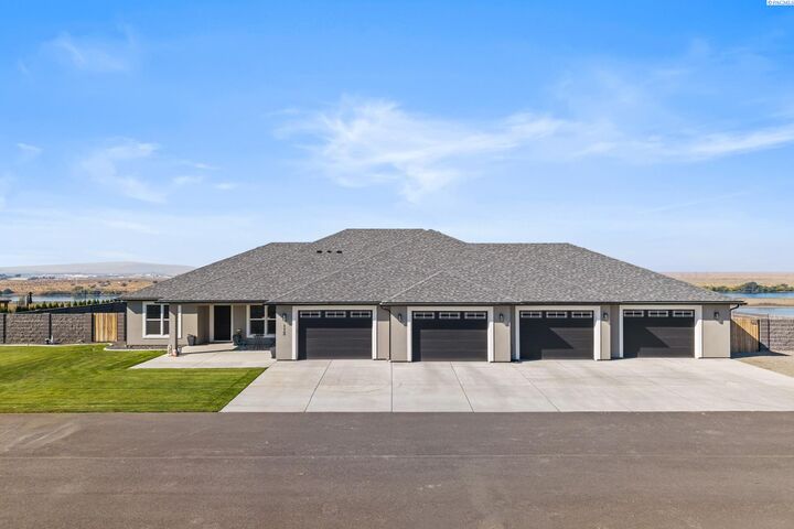 Property Photo:  113 Columbia Bluff Lane  WA 99301 