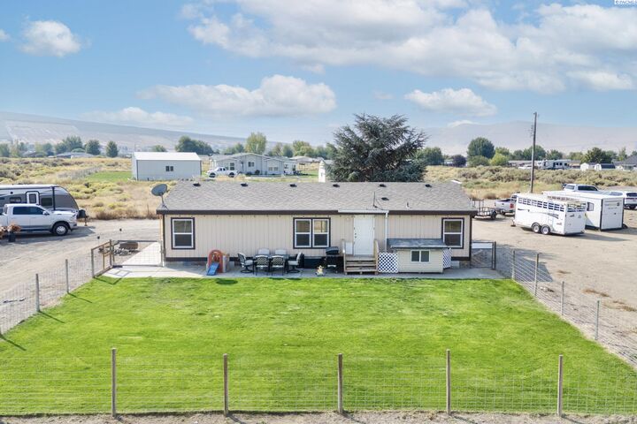 Property Photo: 24617 E SR 224 Views WA 99320