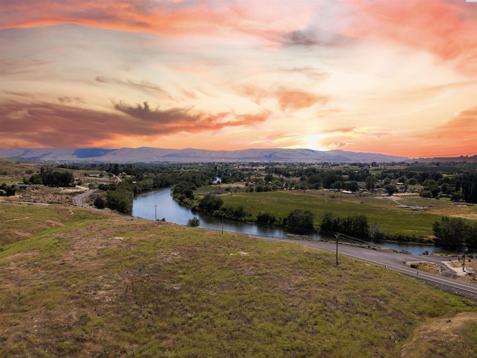 Property Photo:  11647 E Ruppert Rd  WA 99320 