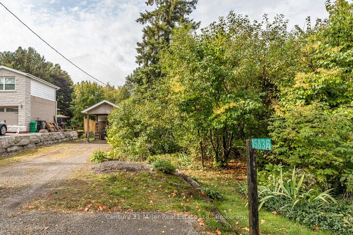 Photo de la propriété:  15836 Airport Road  ON L7C 1K7