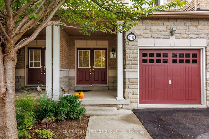 Property Photo:  5182 Angel Stone Drive  ON L5M 0L4 
