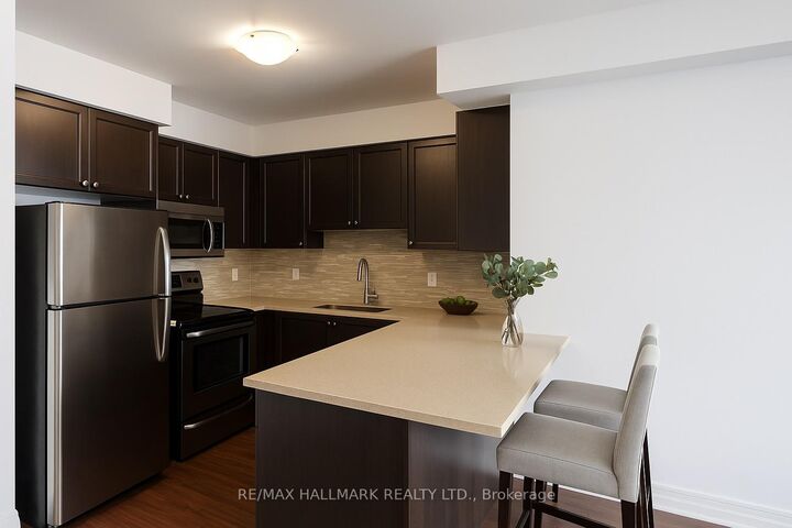 Property Photo:  24 Woodstream Boulevard 807  ON L4L 8C4