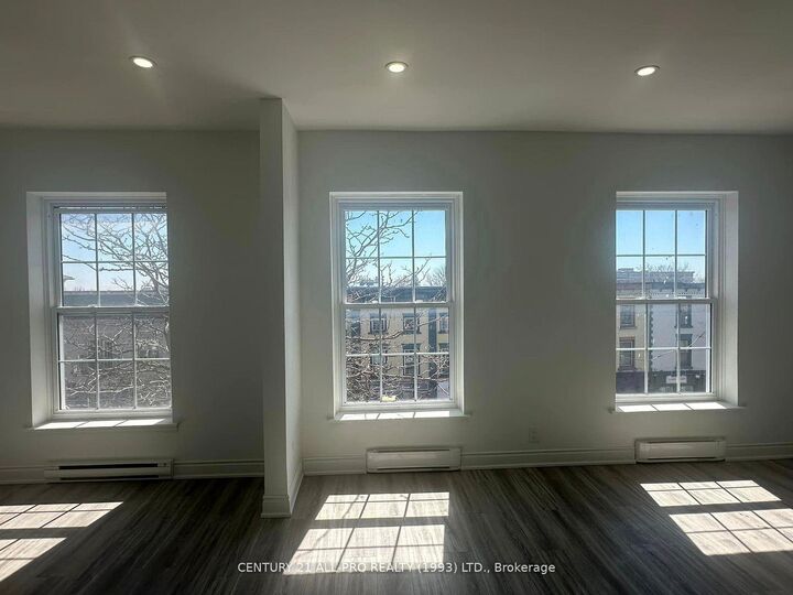 Photo de la propriété:  82 King Street W Unit 3  ON K9A 2M3 