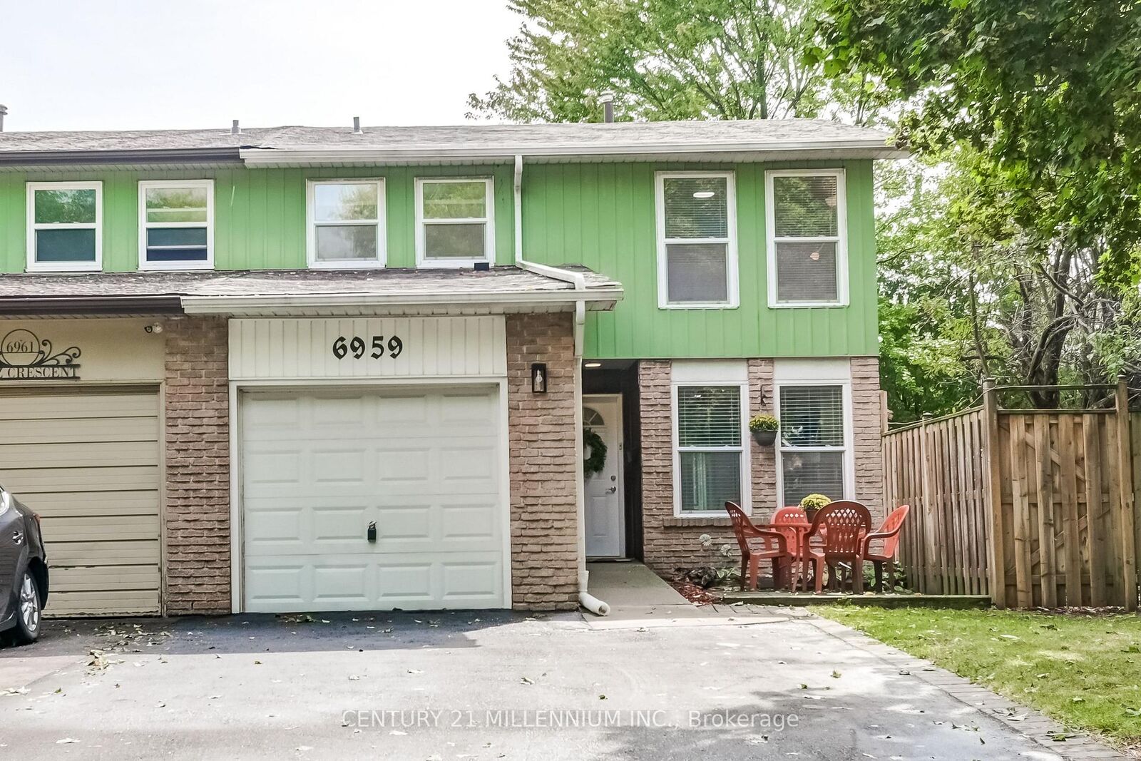 Property Photo:  6959 Cadiz Crescent  ON L5N 1Y3 