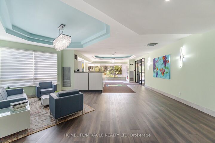 Property Photo: 26 Hanover Road 1705 ON L6S 4T2