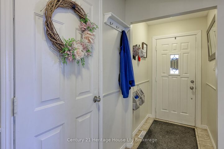 Photo de la propriété: 9 Edmunds Crescent ON N5Z 4J1