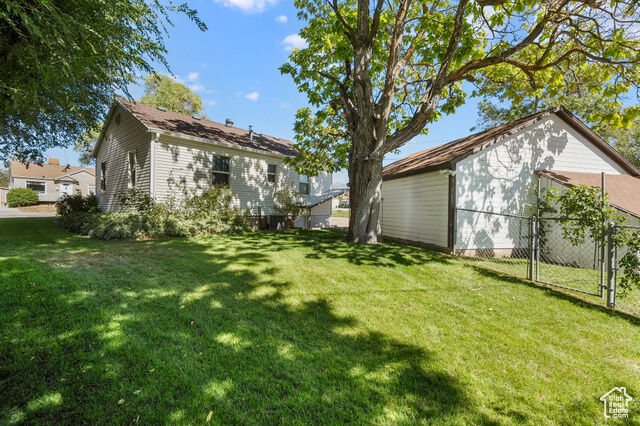 Property Photo: 520 E Maple St UT 84015