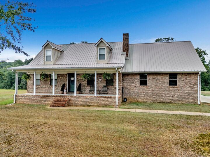 Property Photo: 5684 Curry Hwy AL 35504