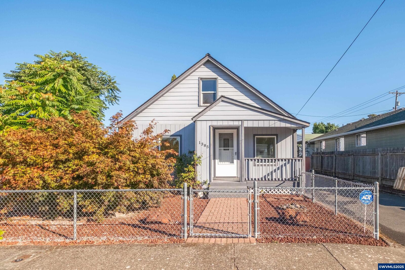 Property Photo:  1385 Waller St SE  OR 97302 