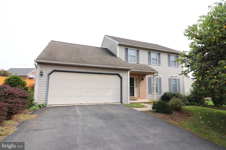 9 Hawthorne Drive  Denver PA 17517 photo