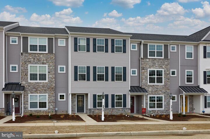 Property Photo:  2417 Spring Water Circle  PA 17601 