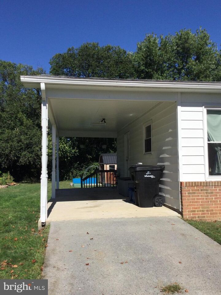 Property Photo: 608 Green Street VA 22601