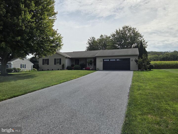 Property Photo:  5232 Meadow Lane  PA 17527 