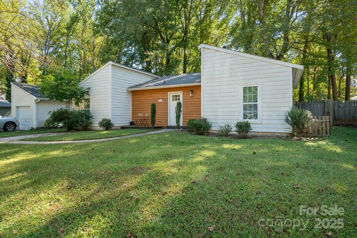 Property Photo:  5812 Rock Hollow Drive  NC 28212 