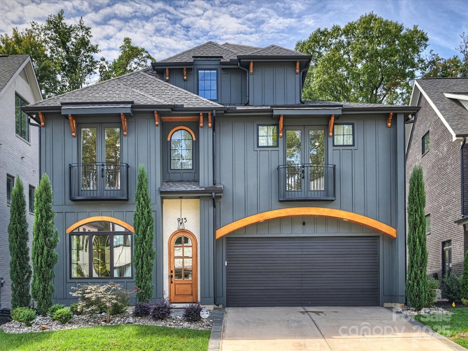 Property Photo:  915 Laurel Creek Lane  NC 28211 