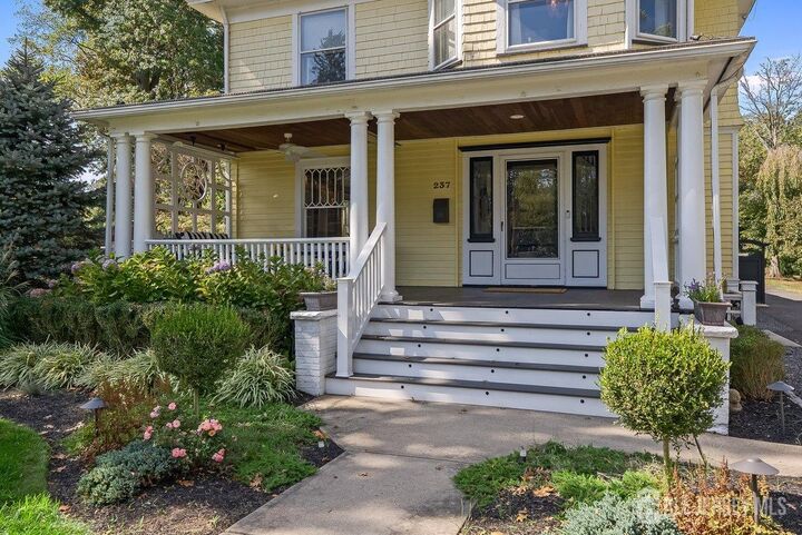 Property Photo:  237 Beechwood Avenue  NJ 08846 