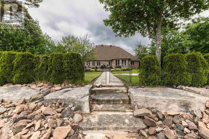 Property Photo:  857 Sunnyside Beach Rd  ON P6A 6K4 