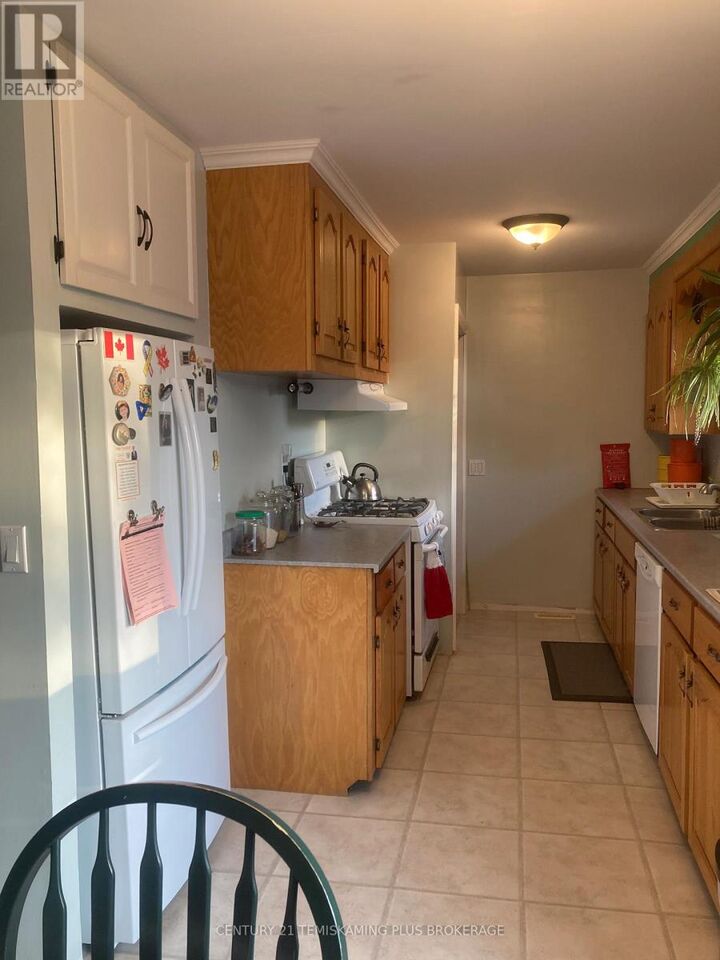 Property Photo: 44 Maple Street South ON P0J 1R0