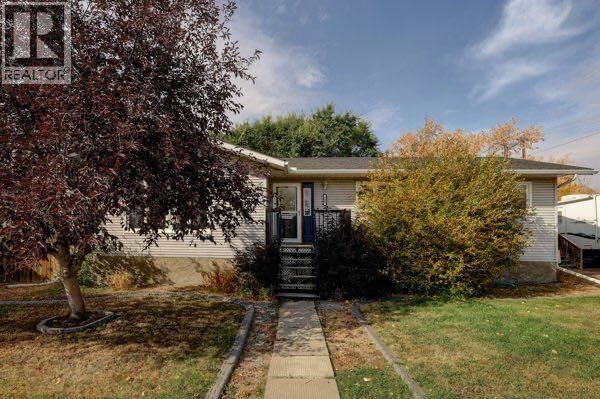101 Poplar Street  Drumheller AB T0J 0Y2 photo
