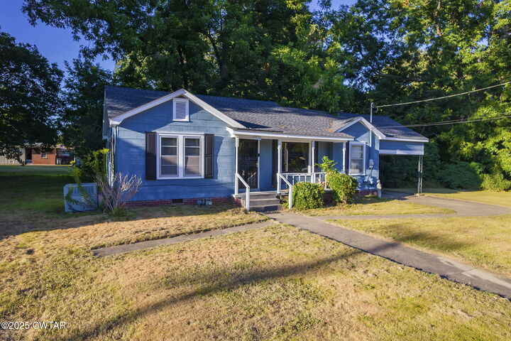 Property Photo: 510 E Tigrett Street TN 38040