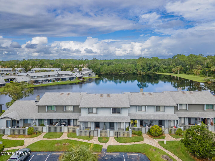 Photo de la propriété:  210 Lemon Tree Lane #5  FL 32174 