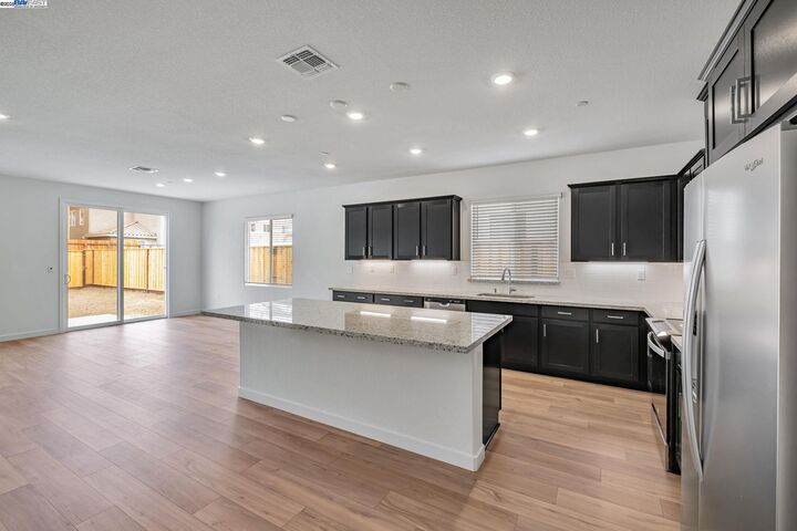 Property Photo:  343 Astilbe Street  CA 94505 