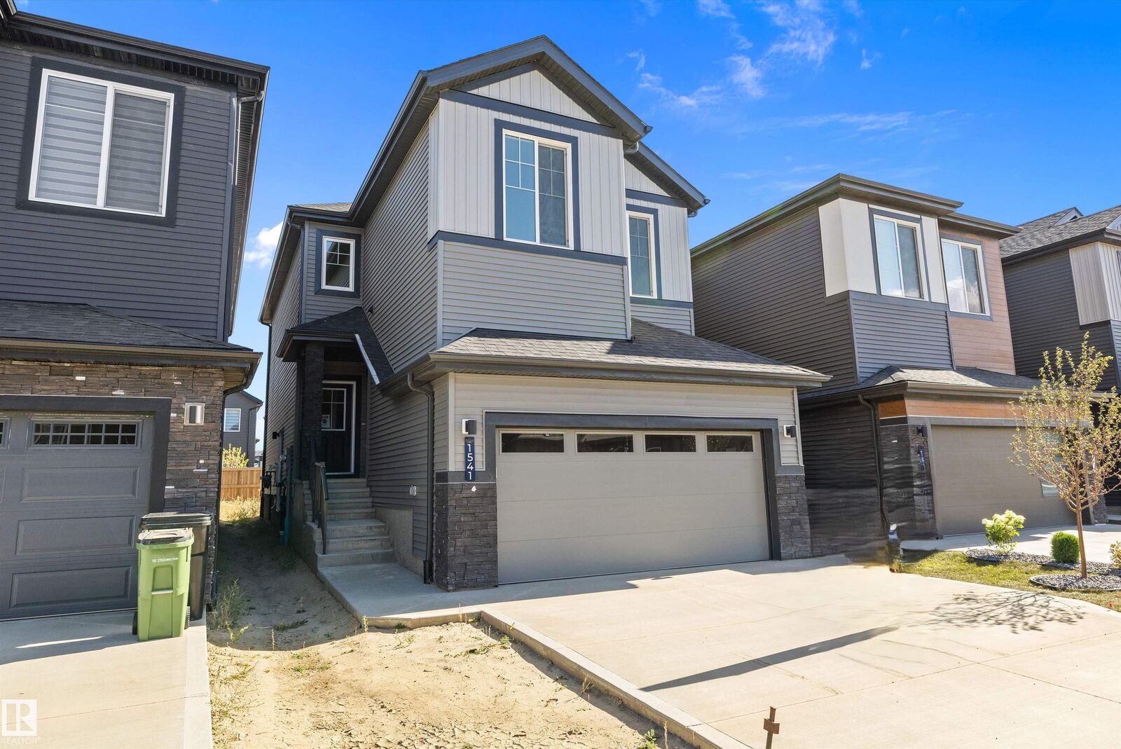 Property Photo:  1541 Siskin Link Link NW  AB T5S 0T9 