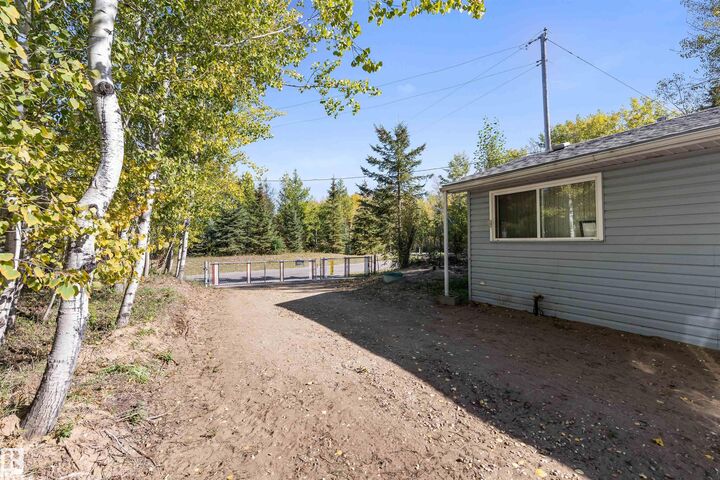 Property Photo: 55230 Rge Road 10 115 AB T8R 0K4