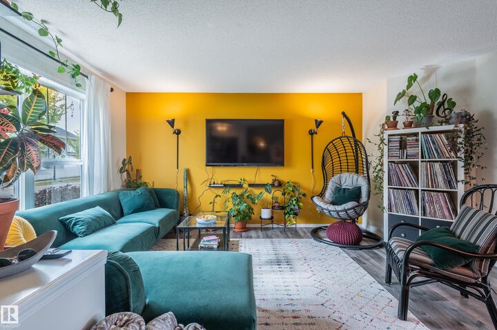 Property Photo:  5990 South Terwillegar Boulevard NW  AB T6R 0K4 