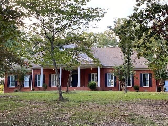 Property Photo:  220 Connesena Road  GA 30145 