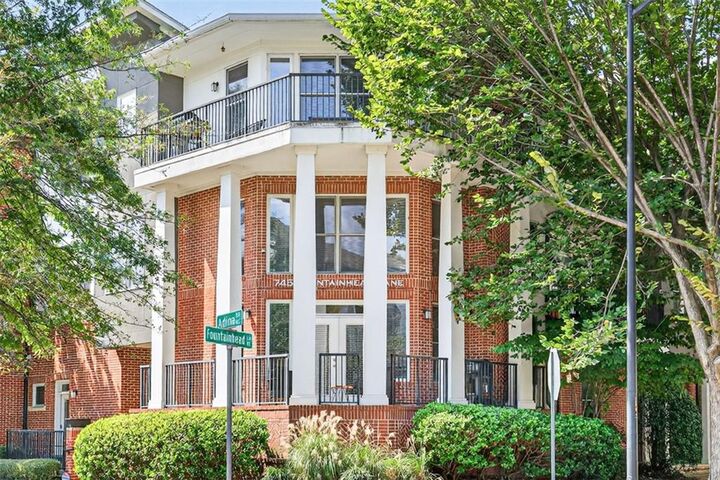 745 Fountainhead Lane NE 118  Atlanta GA 30324 photo