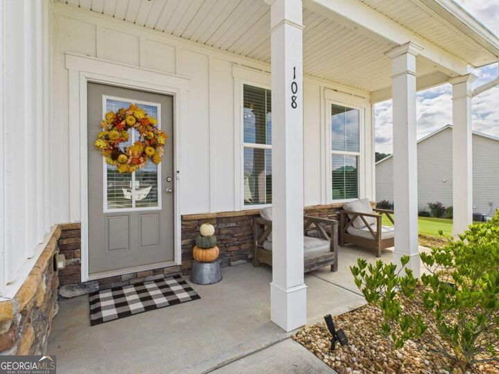 Property Photo:  108 Bowman Court  GA 30666