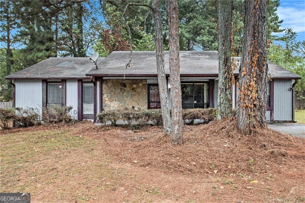 Property Photo: 5472 Forest East Lane GA 30088