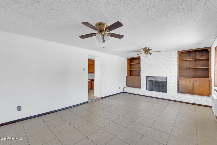 Property Photo:  402 Francis Street  TX 79905 