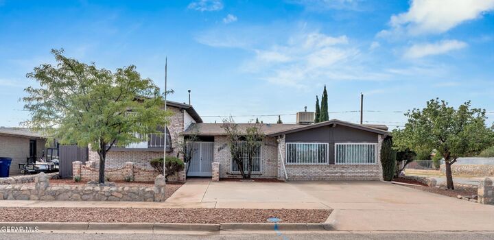 Property Photo:  5700 Creston Avenue  TX 79924 